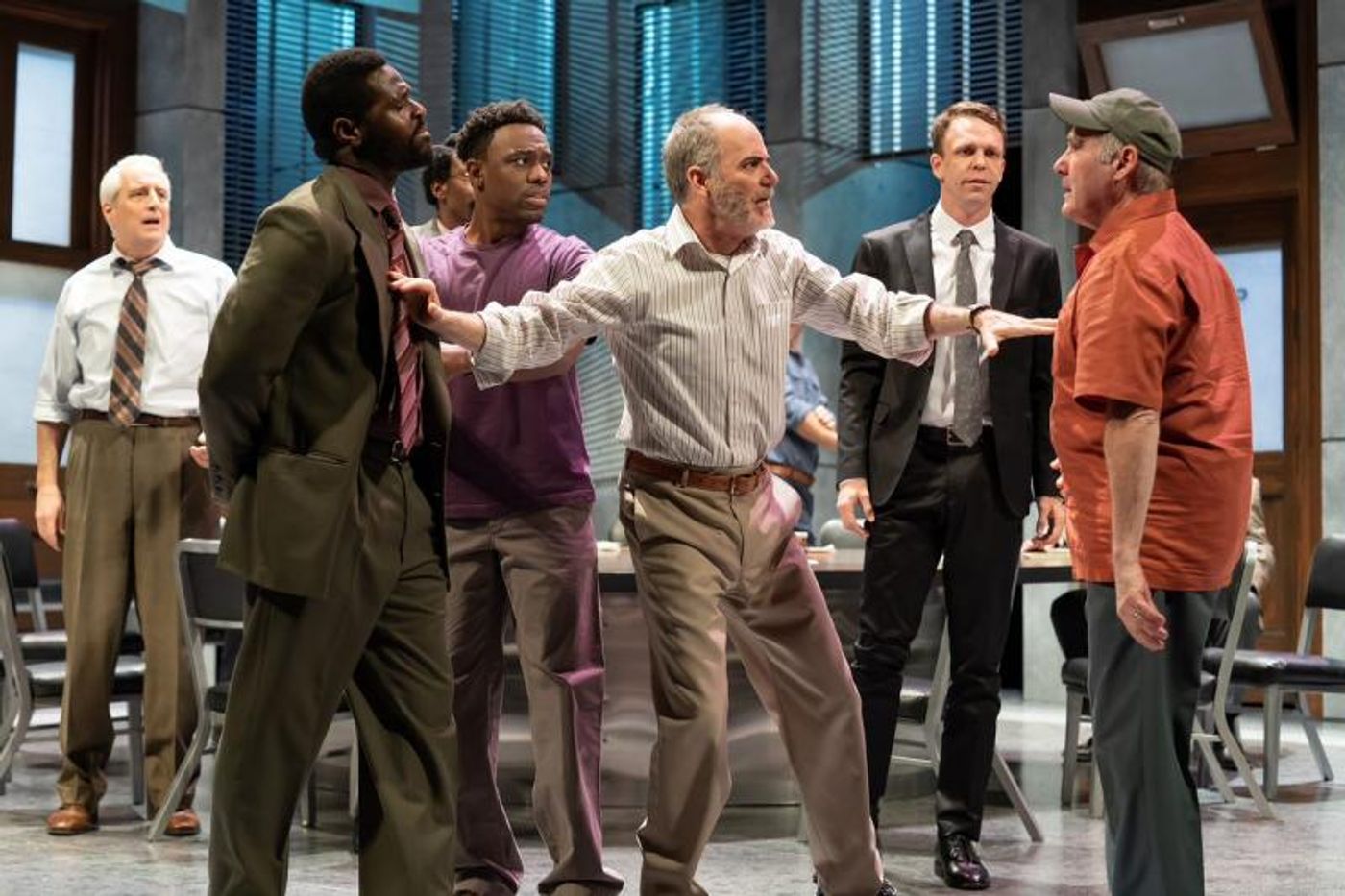 Review: A new look at TWELVE ANGRY MEN at Ford's Theatre  Image