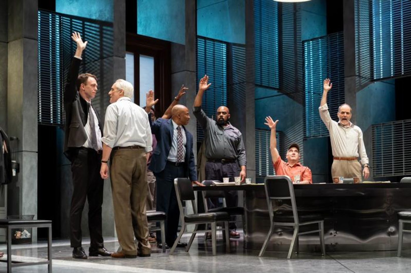 Review: A new look at TWELVE ANGRY MEN at Ford's Theatre  Image