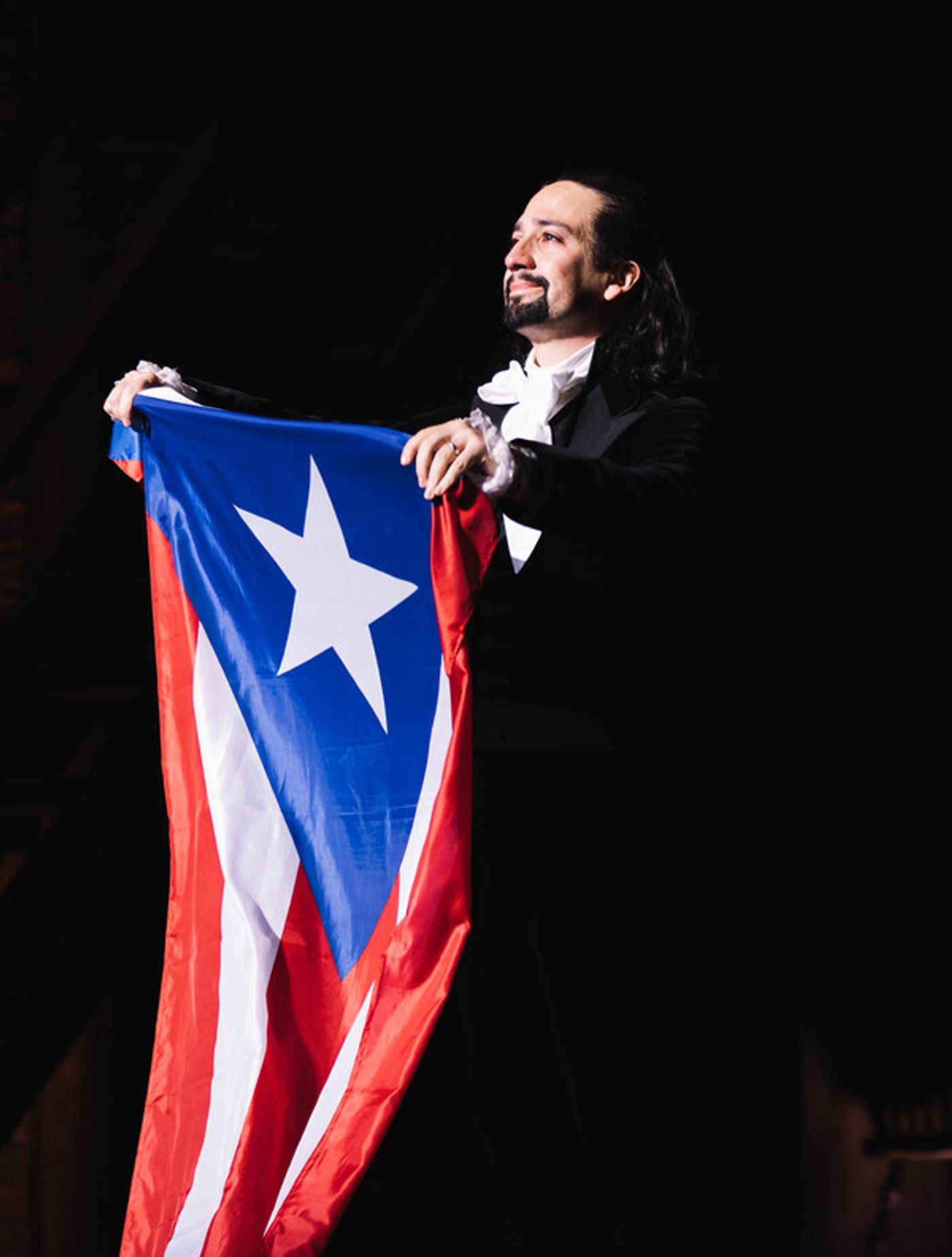 Photos: HAMILTON Takes Its Final Bow in Puerto Rico; Bill and Hillary Clinton, Gayle King, and More Share in the Evening  Image