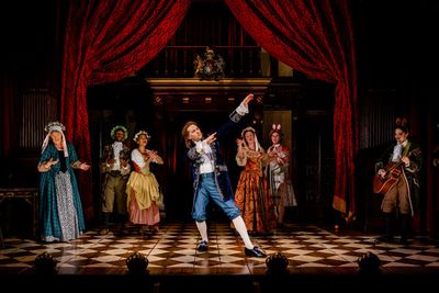  Actor Charles Hart (Quinn Franzen) takes center stage, as the rest of the Company lo Photo