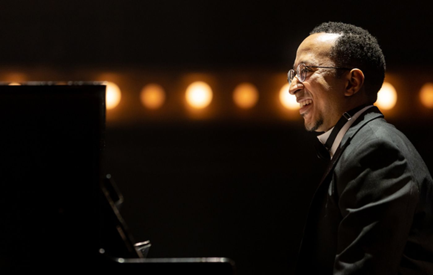 Photo Flash: First Look At AIN'T MISBEHAVIN' At Signature Theatre  Image