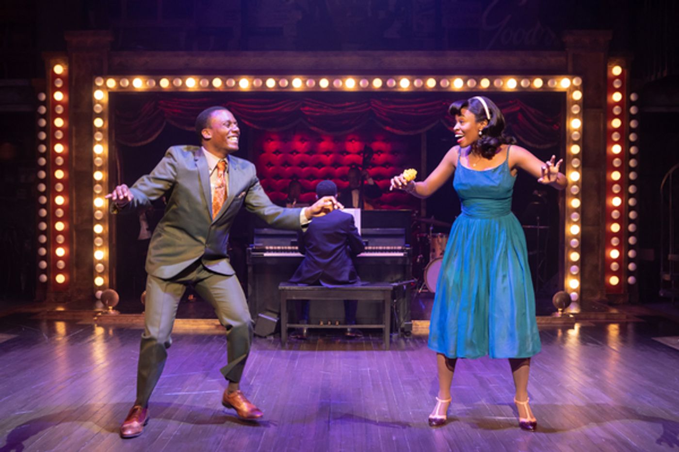 Photo Flash: First Look At AIN'T MISBEHAVIN' At Signature Theatre  Image
