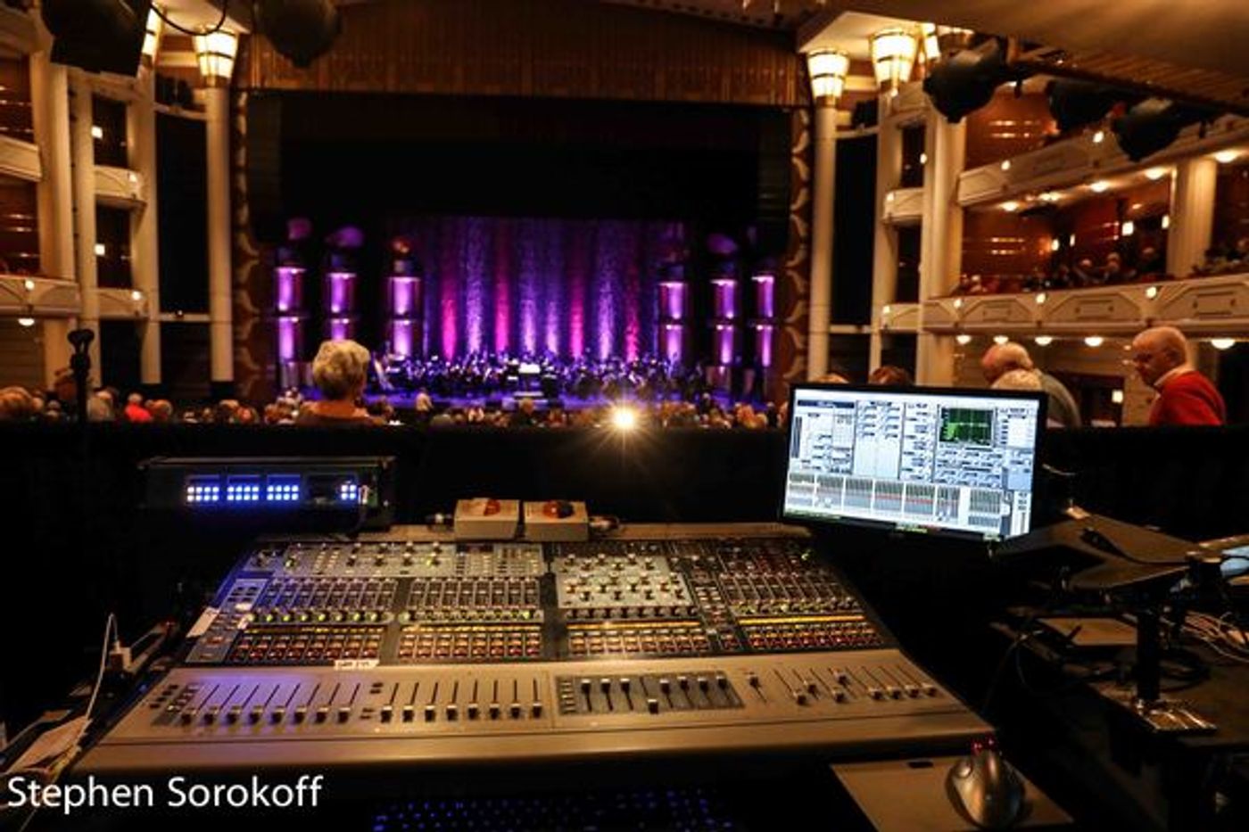 Photo Coverage: Michael Feinstein, The Kravis Center Pops Orchestra & Steve Tyrell Honor Jack Jones Photo Coverage: Michael Feinstein, The Kravis Center Pops Orchestra & Steve Tyrell Honor Jack Jones Image