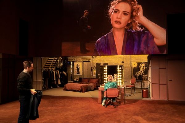 Photos: First Look at Gillian Anderson and Lily James in ALL ABOUT EVE — photo 3 of 6