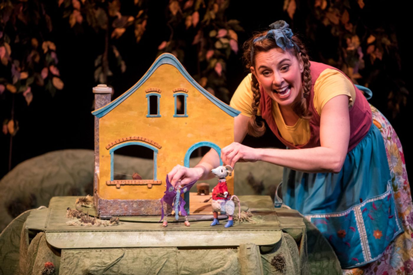 Photo Flash: Children's Theatre Company's Presents THE BIGGEST LITTLE HOUSE IN THE FOREST Photo Flash: Children's Theatre Company's Presents THE BIGGEST LITTLE HOUSE IN THE FOREST Image