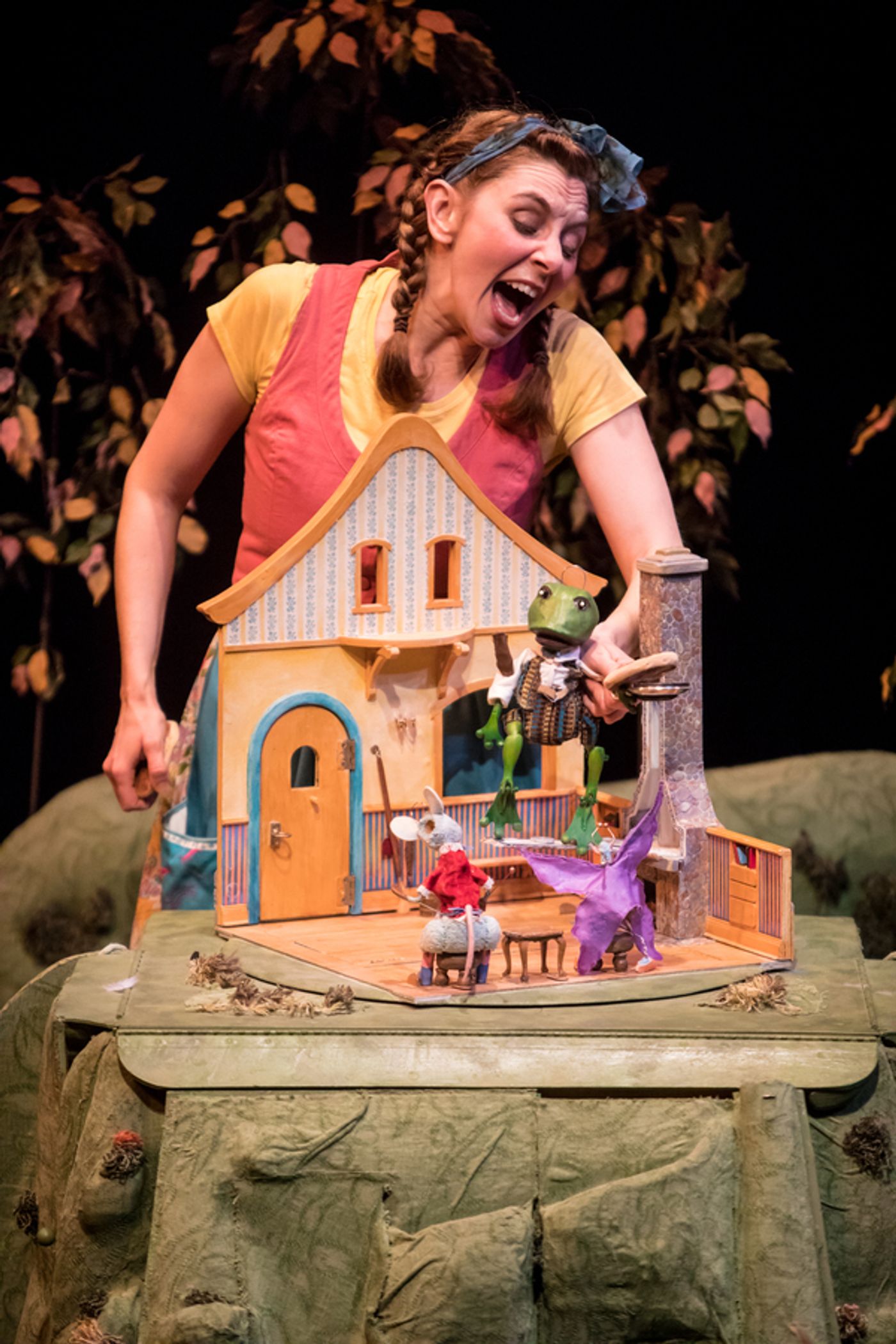 Photo Flash: Children's Theatre Company's Presents THE BIGGEST LITTLE HOUSE IN THE FOREST Photo Flash: Children's Theatre Company's Presents THE BIGGEST LITTLE HOUSE IN THE FOREST Image