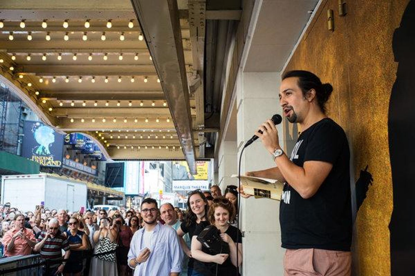 COMO E ONDE COMPRAR INGRESSOS PARA UM SHOW DA BROADWAY COMO E ONDE COMPRAR INGRESSOS PARA UM SHOW DA BROADWAY Image