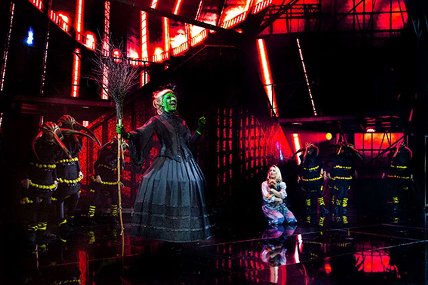 Review: THE WIZARD OF OZ at Chateau Neuf  Image