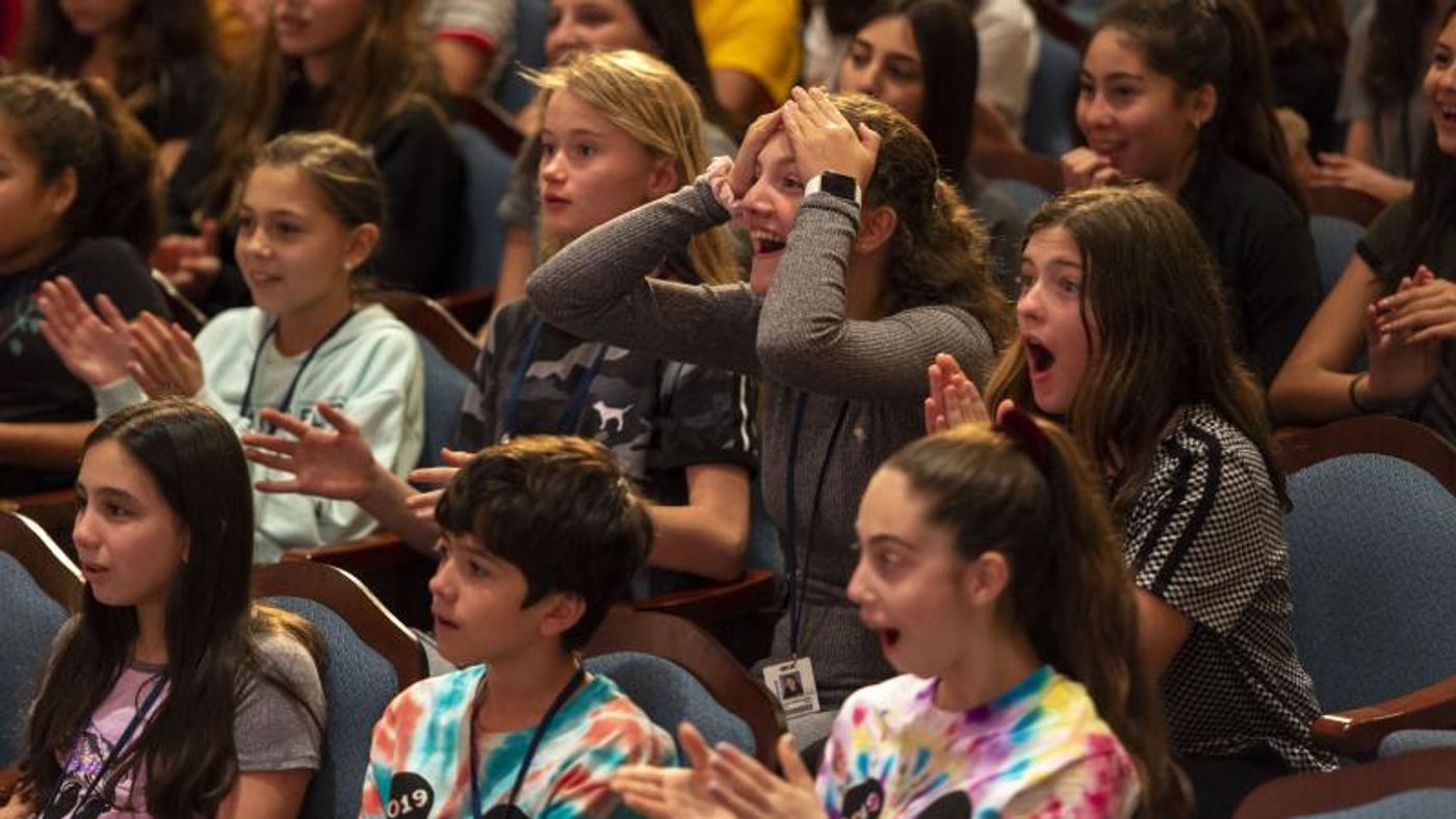 BWW Exclusive: ALADDIN's Adam Jacobs and Arielle Jacobs Surprise Students at Disney Performing Arts  Image