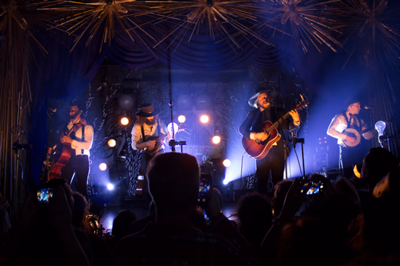 Interview: THE DEAD SOUTH Charms North America and Europe With Bluegrass, Banjo, Guitar and Grit  Image