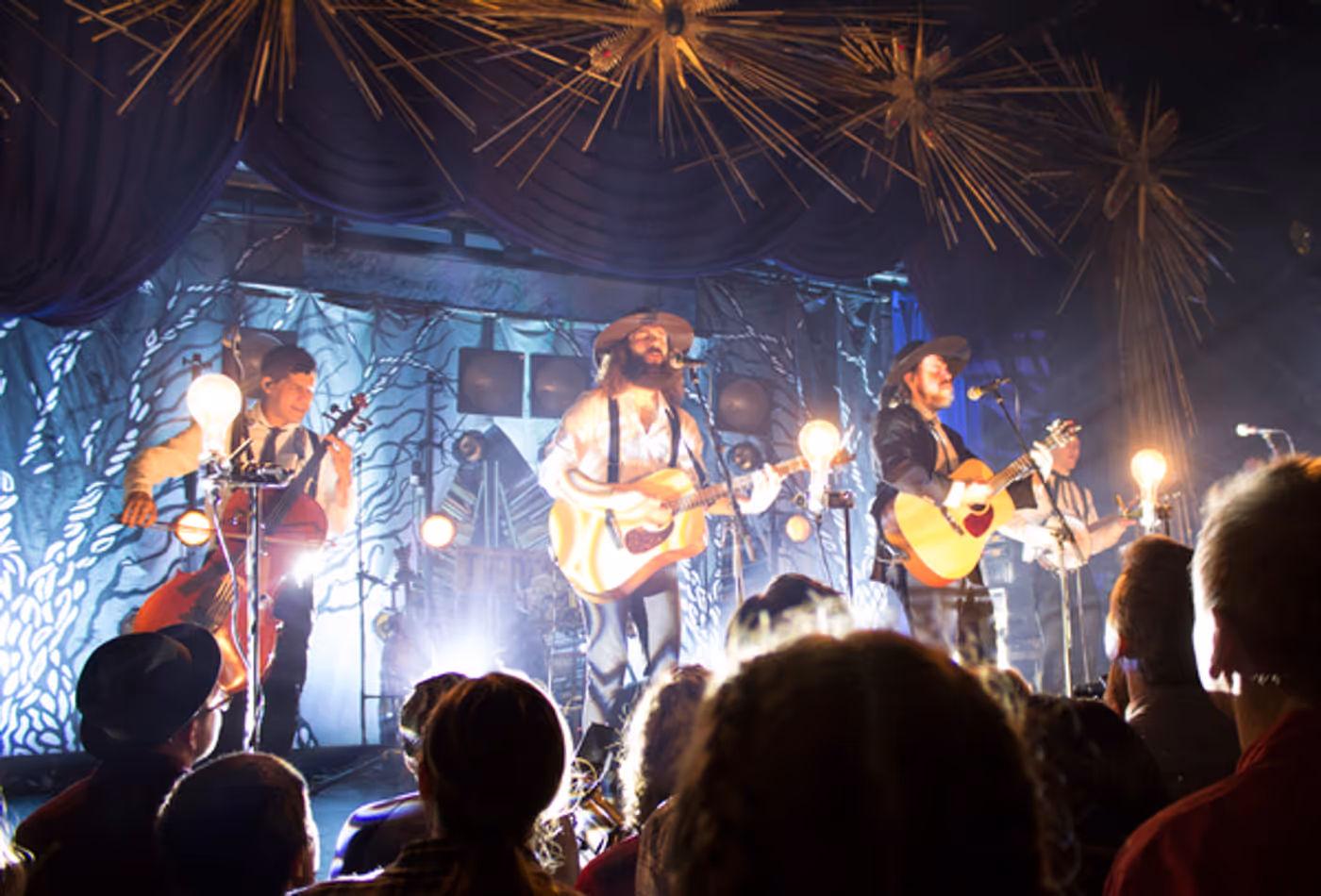 Interview: THE DEAD SOUTH Charms North America and Europe With Bluegrass, Banjo, Guitar and Grit  Image