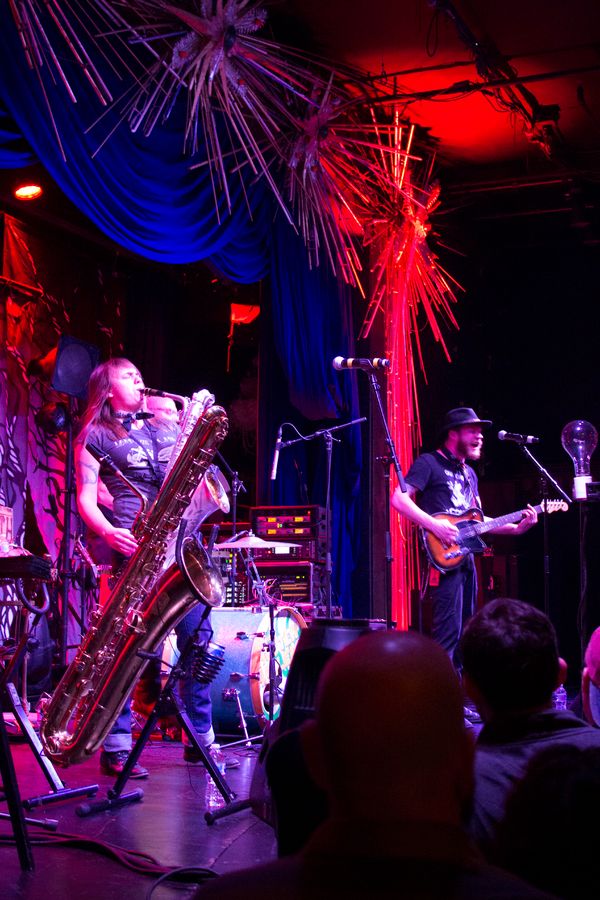 Interview: THE DEAD SOUTH Charms North America and Europe With Bluegrass, Banjo, Guitar and Grit Image