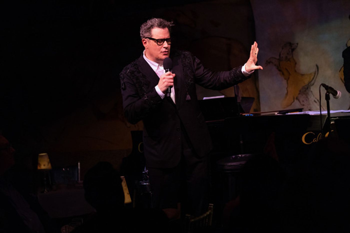 Photo Flash: Isaac Mizrahi Performs at Cafe Carlyle  Image