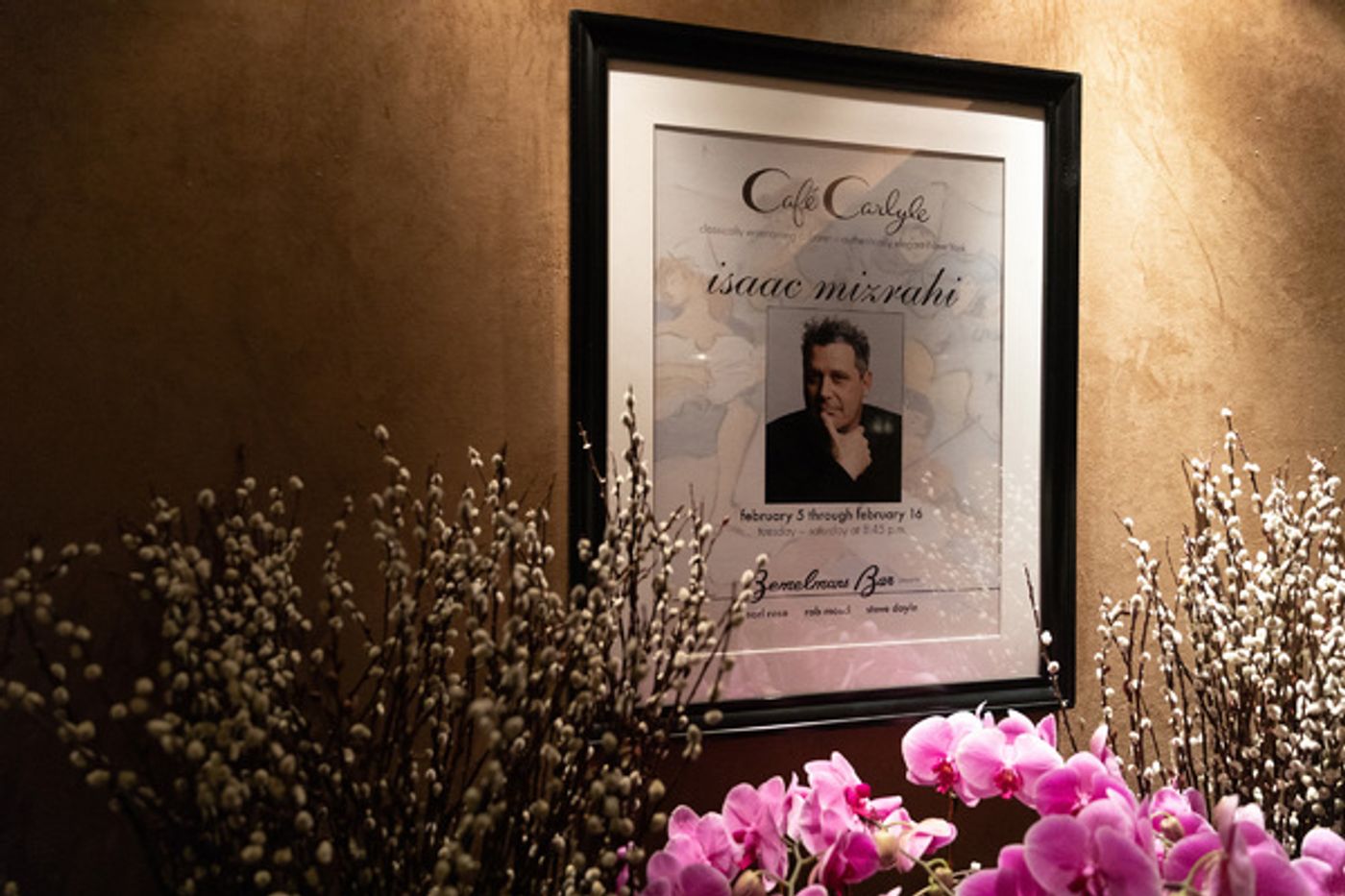 Photo Flash: Isaac Mizrahi Performs at Cafe Carlyle  Image