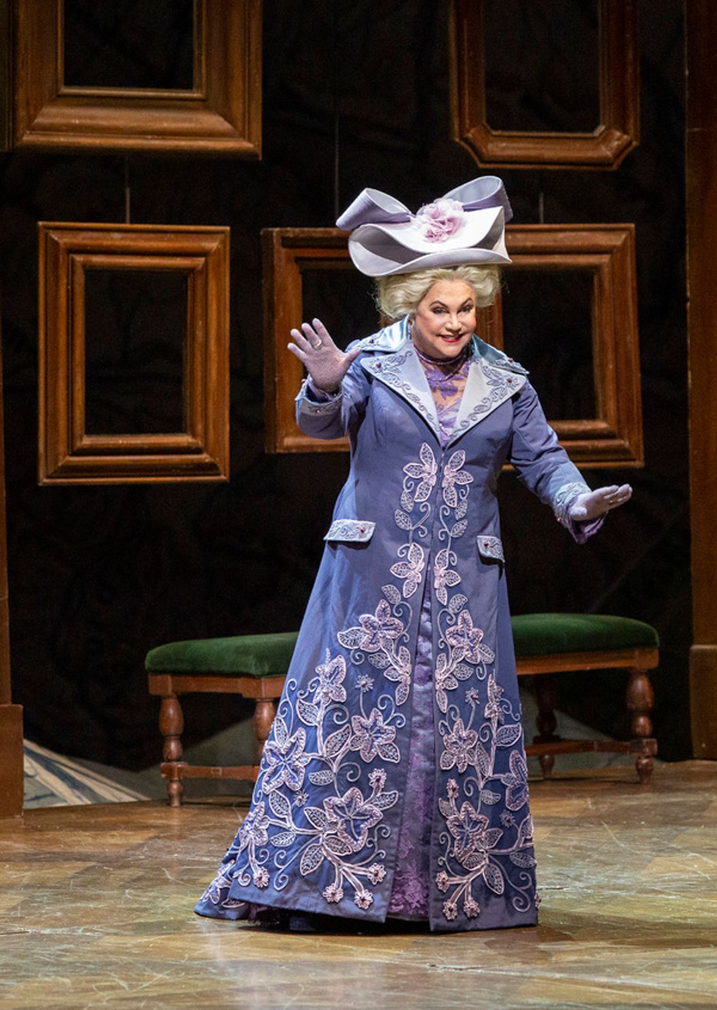 Photo Flash: Kathleen Turner Makes Her Operatic Debut in LA FILLE DU REGIMENT  Image