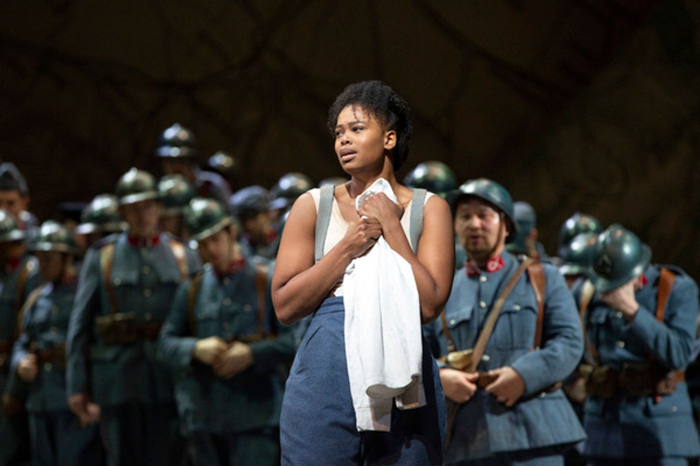 Photo Flash: Kathleen Turner Makes Her Operatic Debut in LA FILLE DU REGIMENT  Image