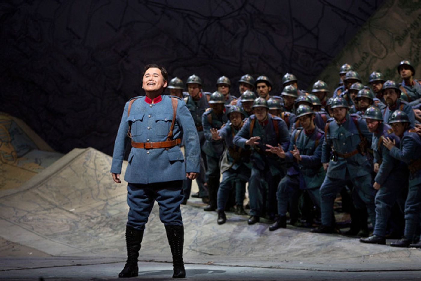 Photo Flash: Kathleen Turner Makes Her Operatic Debut in LA FILLE DU REGIMENT  Image