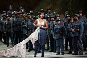 Pretty Yende Photo
