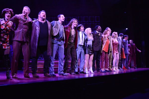 Bryan Fenkart, Conor Ryan, Jonny Amies, Erika Olson, Kyle Taylor Parker, Jen Perry an Photo