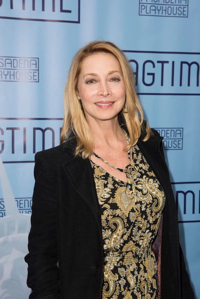 Sharon Lawrence Photo