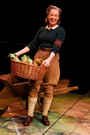 Isobel Middleton @ BroadwayWorld Isobel Middleton Photo