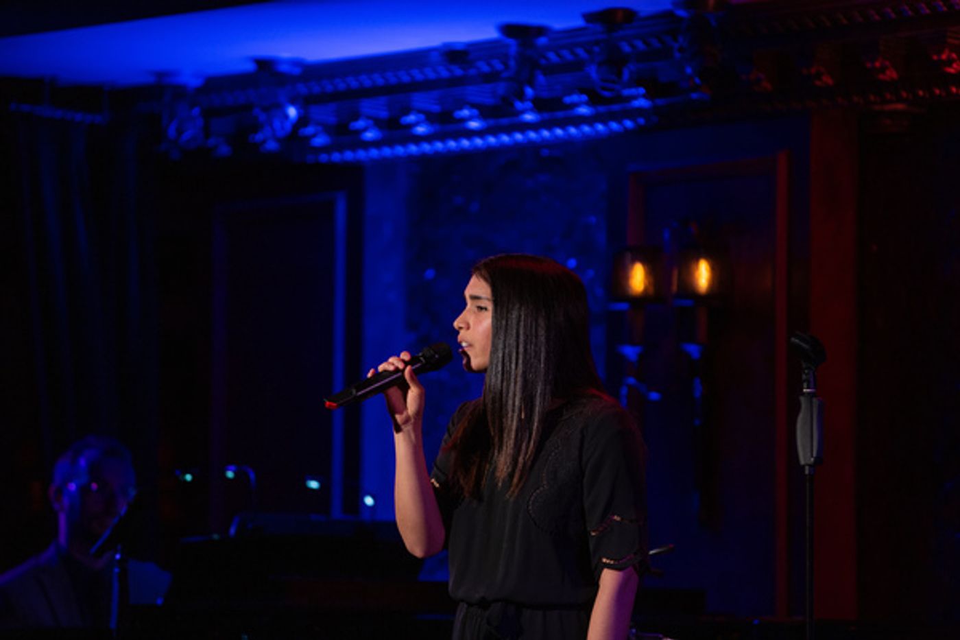 Photo Coverage: Laura Benanti, Michael Park, Teal Wicks, and More Perform to Benefit Immigrant Families at 54 Below  Image