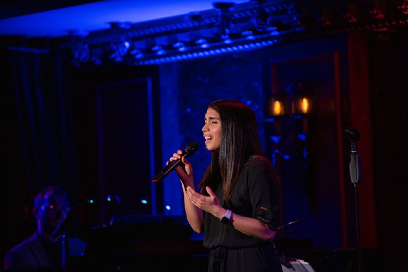 Photo Coverage: Laura Benanti, Michael Park, Teal Wicks, and More Perform to Benefit Immigrant Families at 54 Below  Image