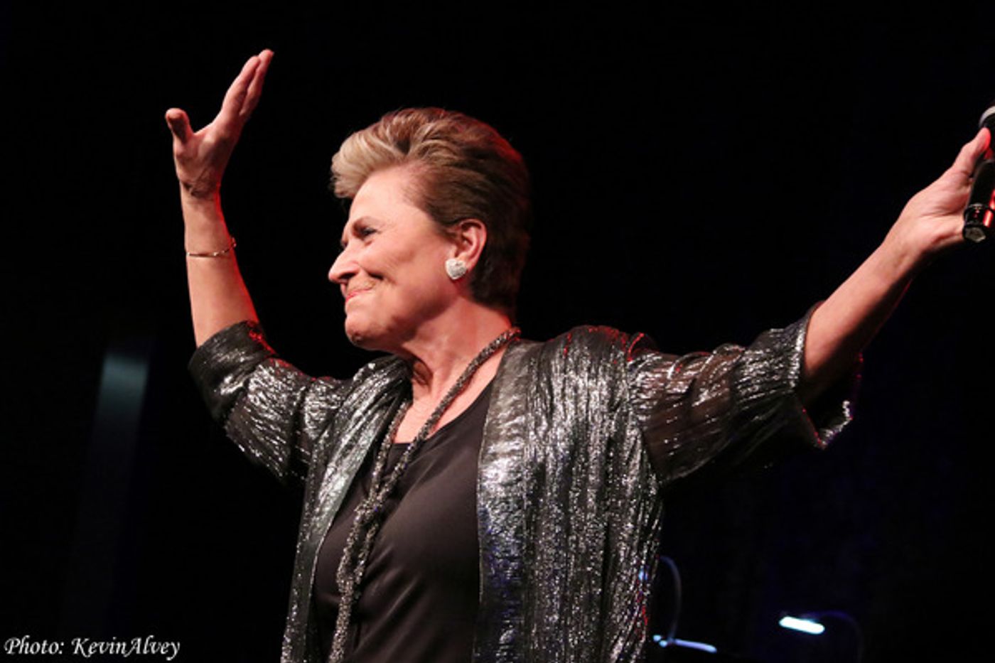 Photo Coverage: Lorna Dallas Brings New Solo Show STAGES to Birdland  Image