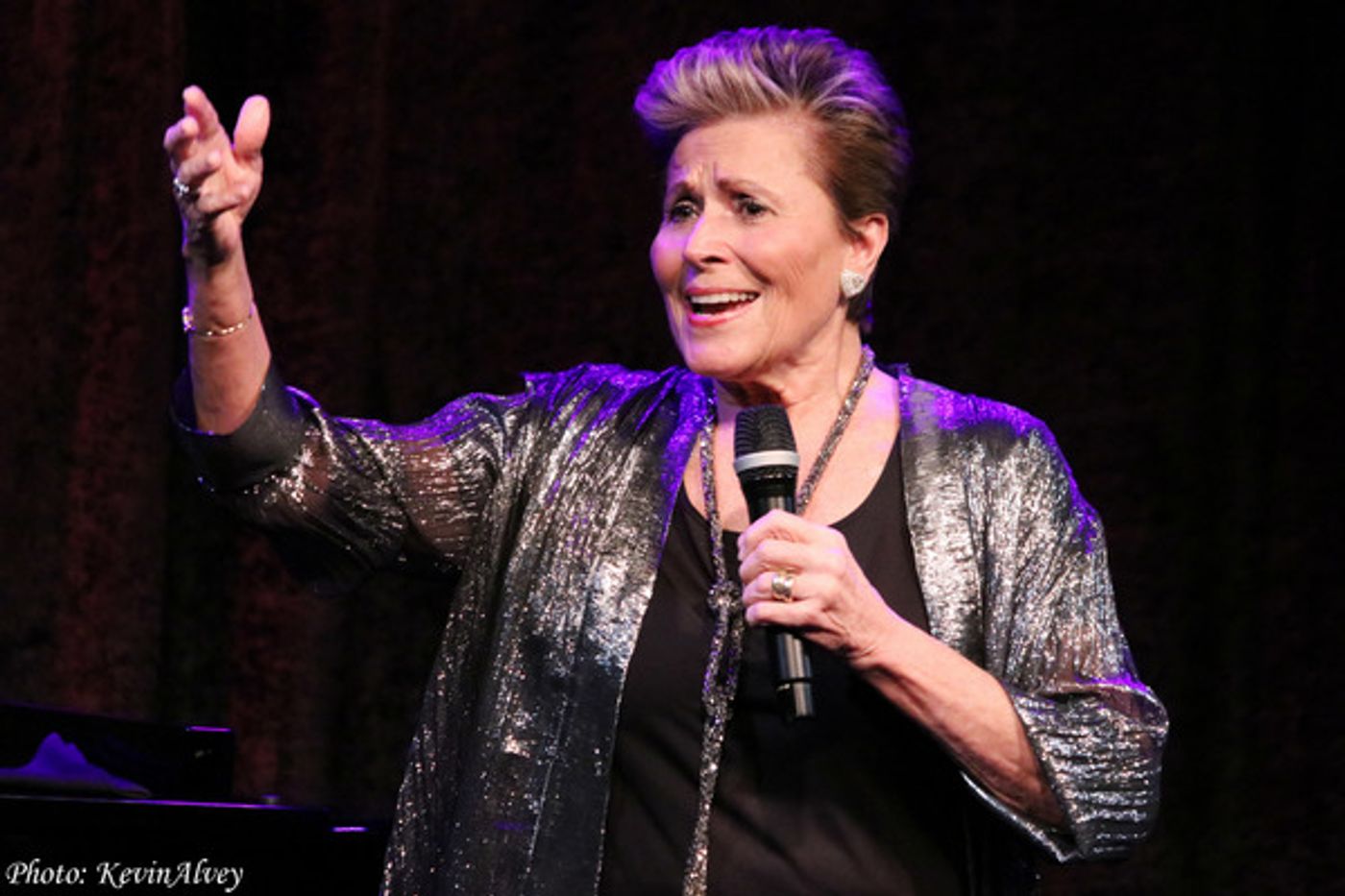 Photo Coverage: Lorna Dallas Brings New Solo Show STAGES to Birdland  Image