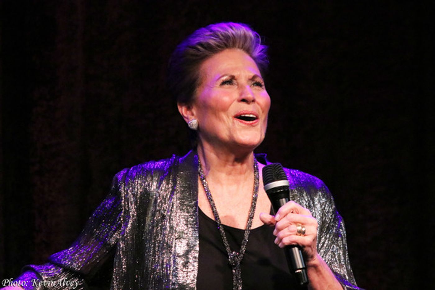 Photo Coverage: Lorna Dallas Brings New Solo Show STAGES to Birdland  Image