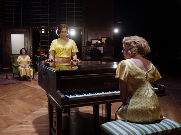 Golda Rosheuvel and Cast Photo
