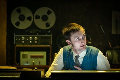 Tom Brooke Photo