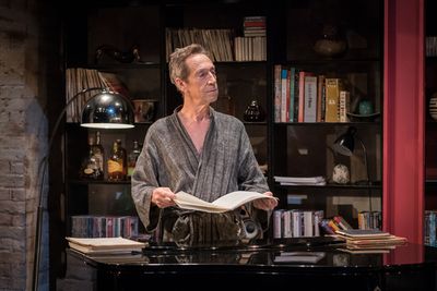 Jonathan Hyde (Beau) Photo