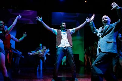 Daniel McKinnon, Michael Levin, and ensemble  Photo