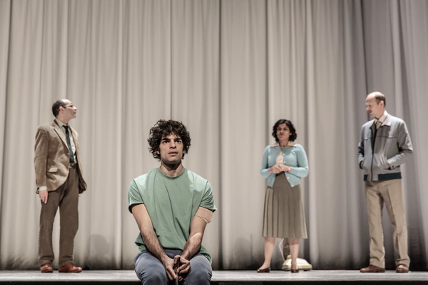 Photo Flash: First Look at the UK Tour of EQUUS  Image