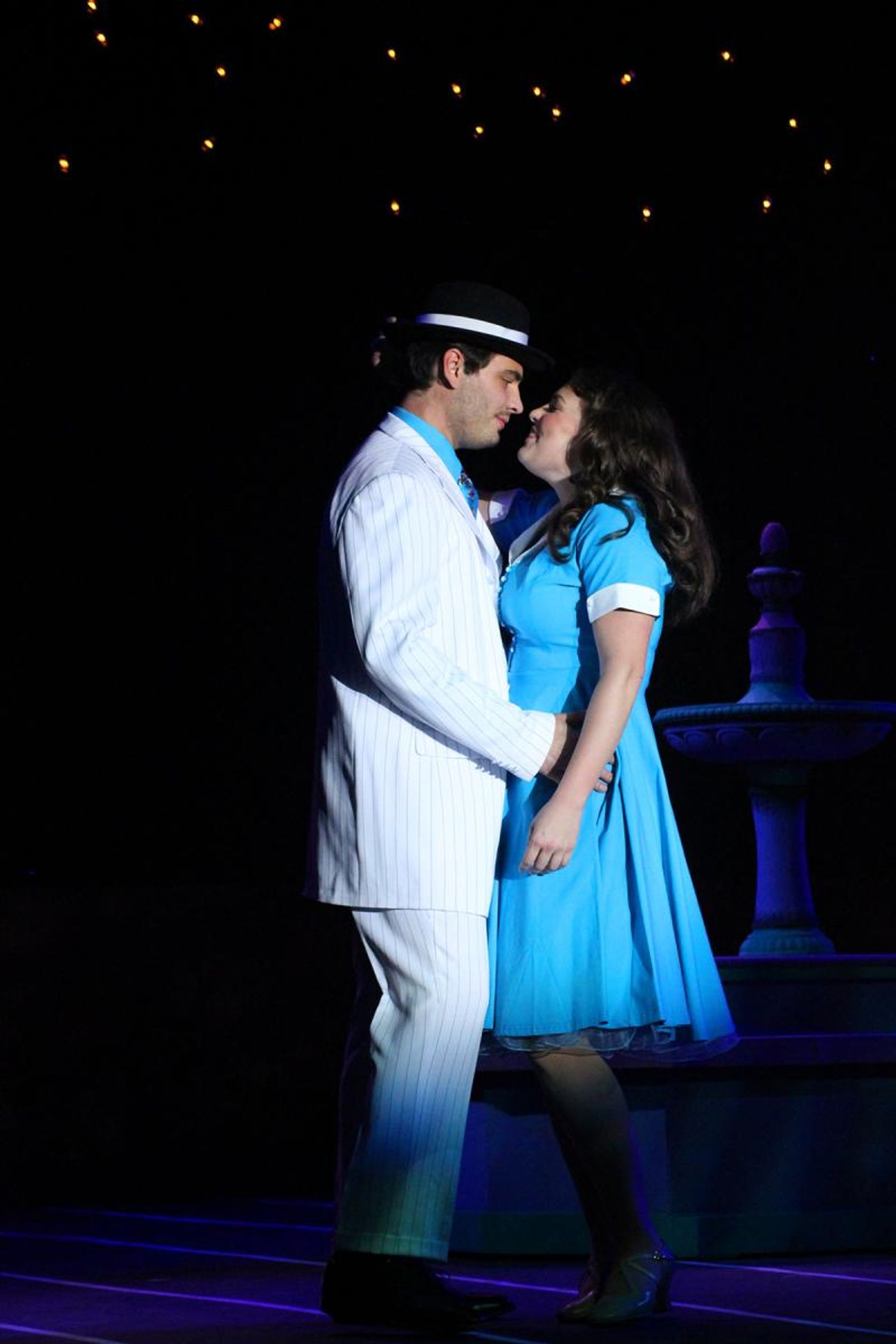 Review: GUYS AND DOLLS at Broadway Palm is Lively and Light!  Image