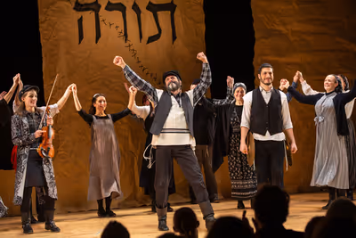 Steven Skybell and Cast of FIDDLER ON THE ROOF Photo