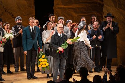 Joel Grey and Cast of FIDDLER ON THE ROOF Photo