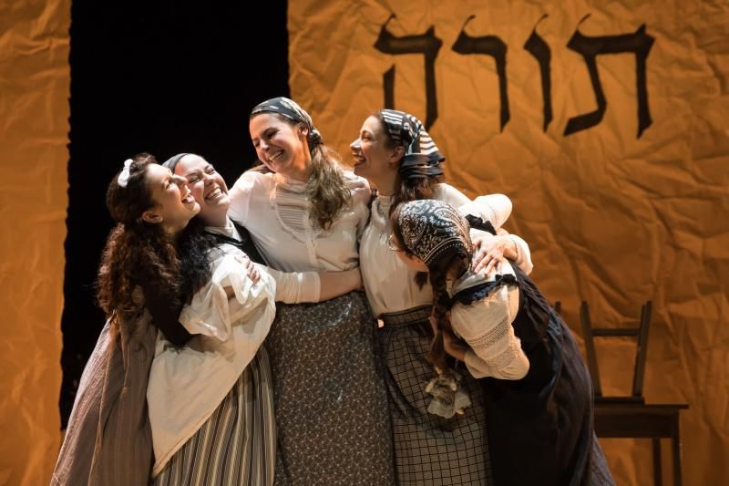 Review: Joel Grey-Directed Yiddish FIDDLER ON THE ROOF Moves Uptown  Image