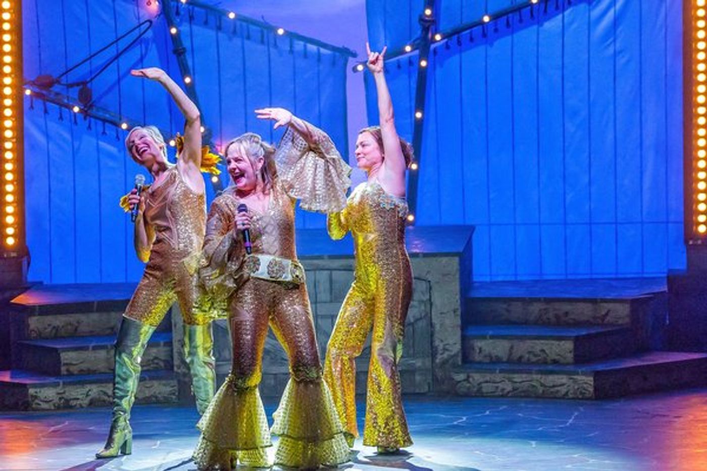 Photo Flash: Get A First Look At MAMMA MIA! at the Drury Lane Theatre  Image