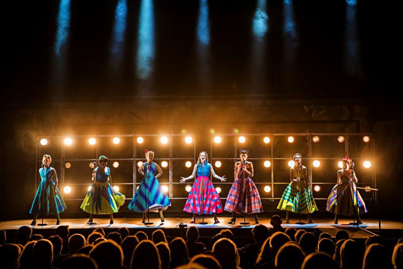 Review: STILYAGI at The State Theatre Of Nations Review: STILYAGI at The State Theatre Of Nations Image