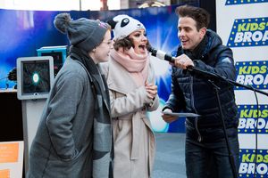 Caitlin Kinnunen, Isabelle McCalla, Joey McIntyre Photo