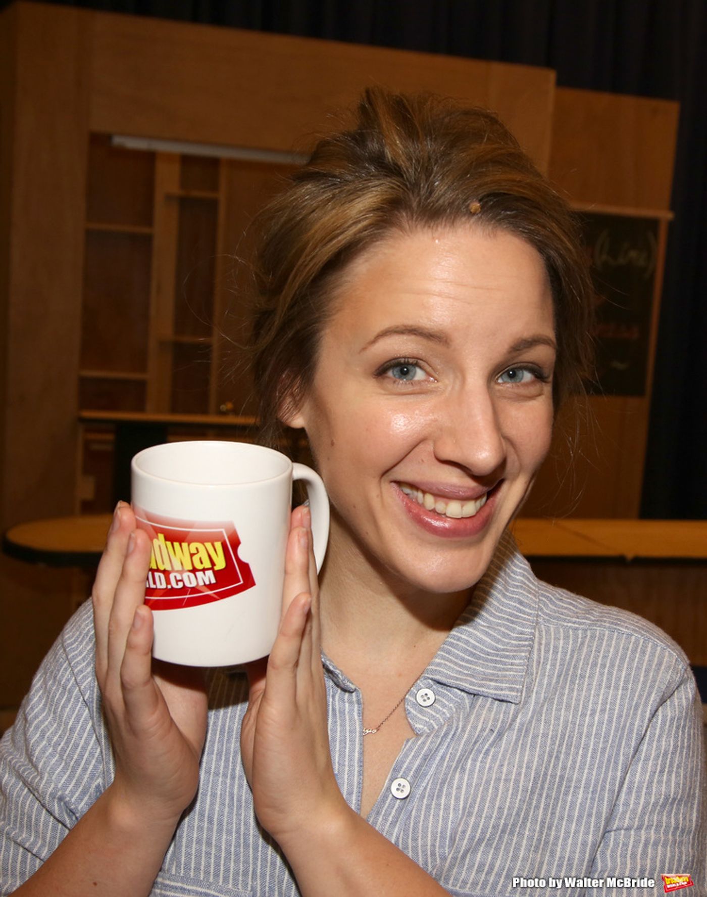 Wake Up With BWW 2/28: AIN'T TOO PROUD and KING LEAR Begin Previews, and More!  Image