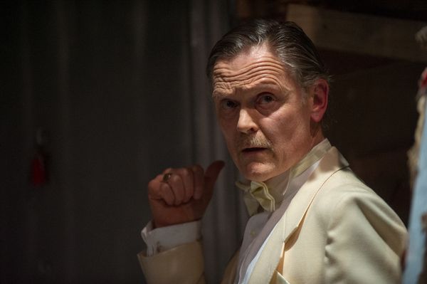 Photos: First Look at WE'RE STAYING RIGHT HERE at the Park Theatre — photo 7 of 10