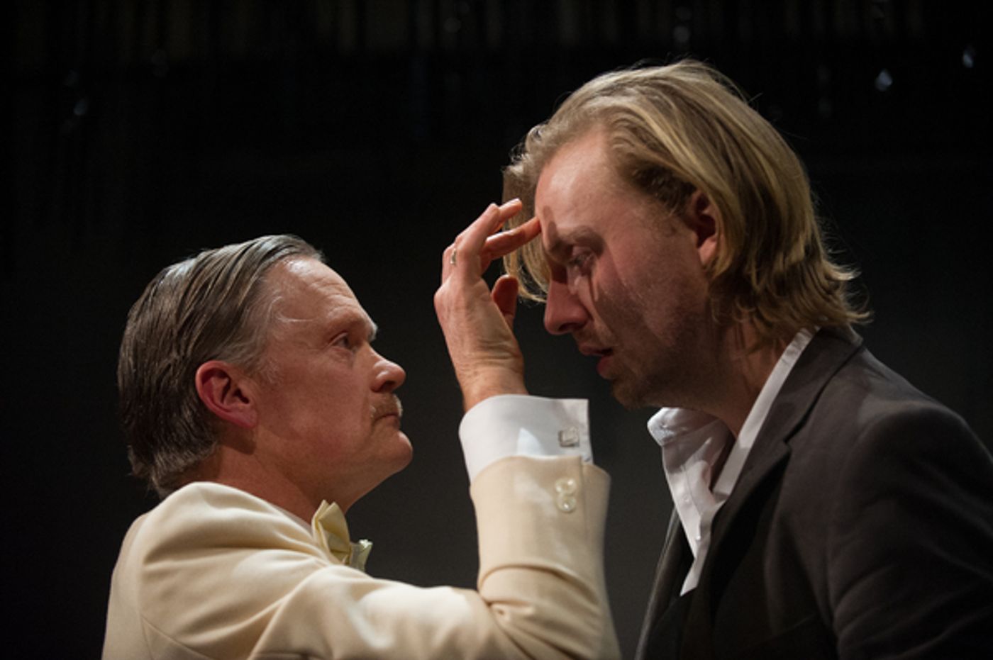 Photo Flash: First Look at WE'RE STAYING RIGHT HERE at the Park Theatre  Image