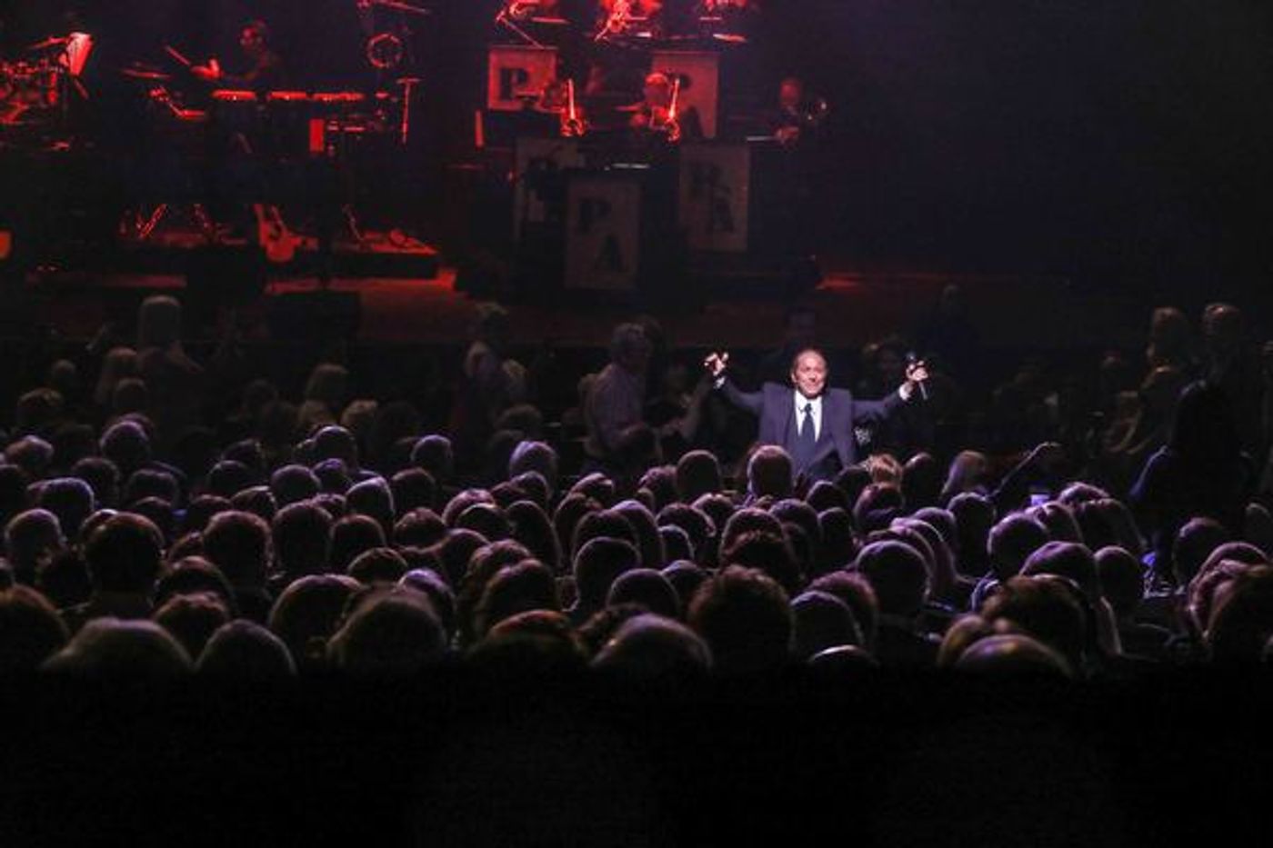 Photo Coverage: Paul Anka Sings Sinatra: His Songs, My Songs, My Way, at The Kravis Center  Image