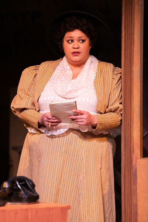 Katrina Lauren McGraw as Marie
 Photo