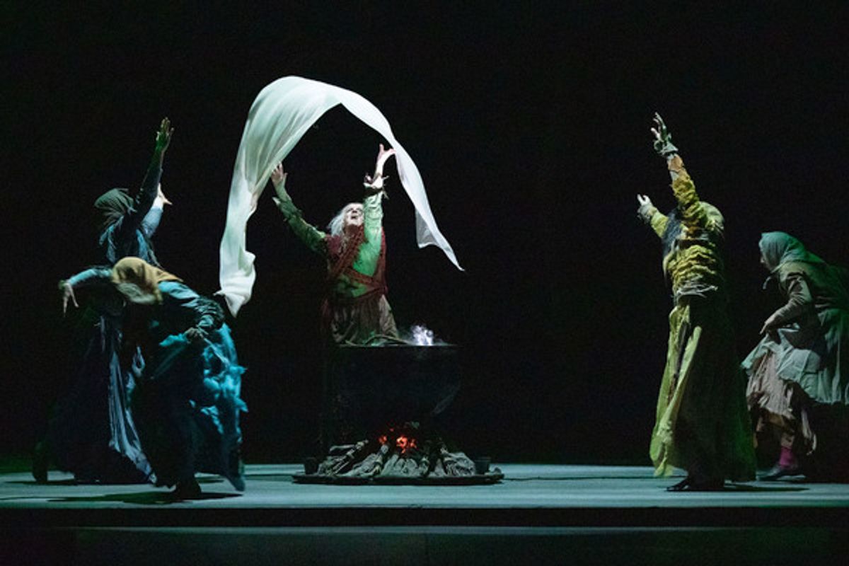 La Sylphide
Colleen Neary and witches (LAB Ensemble)
Photo By: Reed Hutchinson at 