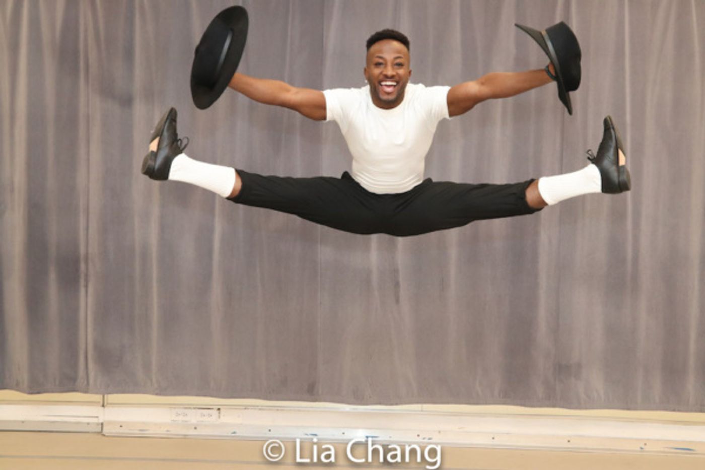 Photo Flash: Chatting With Director Andre De Shields In The SOPHISTICATED LADIES Rehearsal Room  Image
