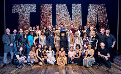 Tina Turner and the cast of TINA Das Musical Photo